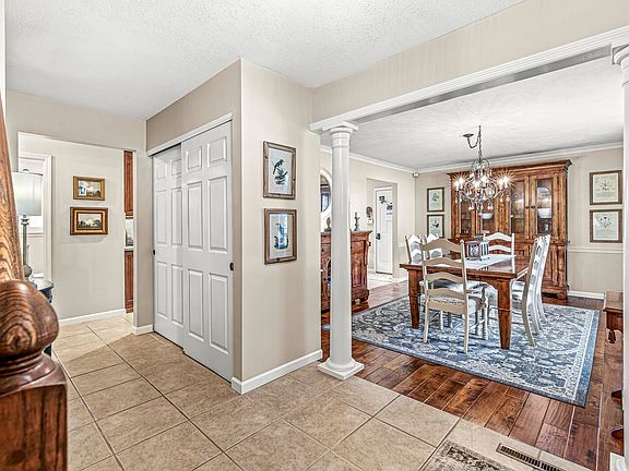 5th image of 1735 Crabtree Ln