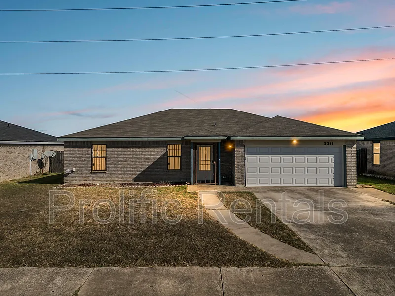 4 bed, 2.0 bath, 1546 sqft, $1,500 — Photo 1