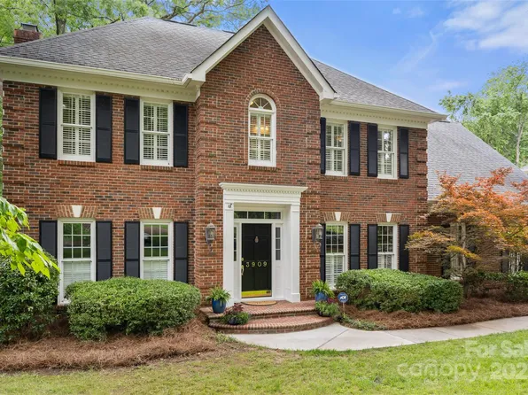 3909 Black Sycamore Dr, Charlotte, NC 28226