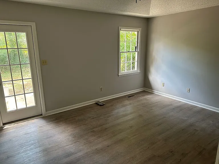 121 Winthrop Way — Photo 5