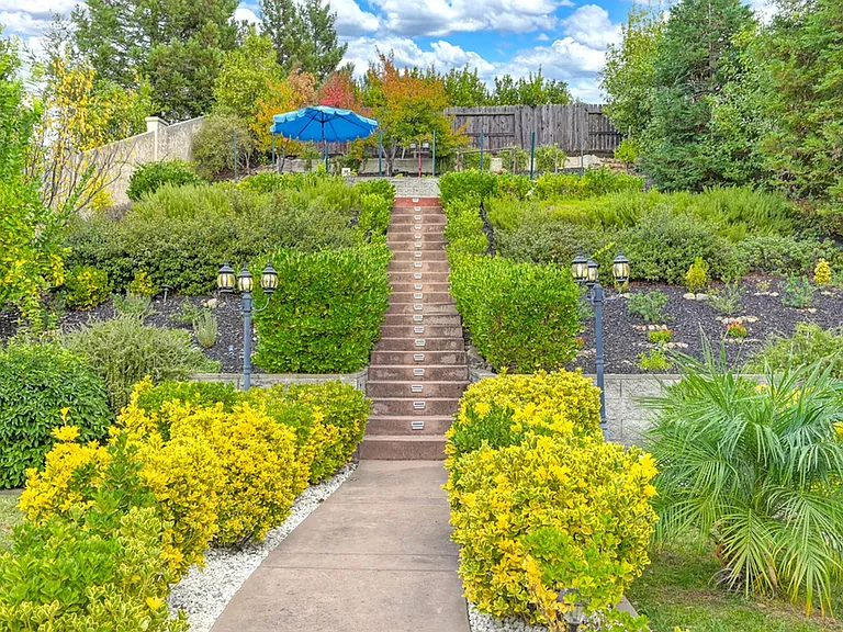 1676 Stronsay Ct — Photo 87