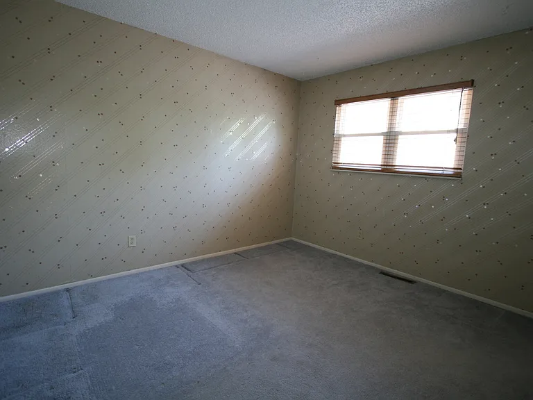 1092 Stanton St — Photo 7