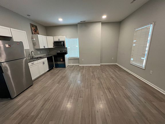 5th image of 110 N Sellers St