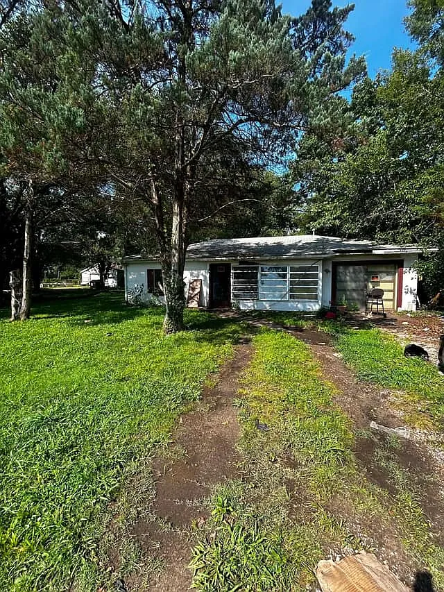 3 bed, 1453 sqft, $950 — Photo 1