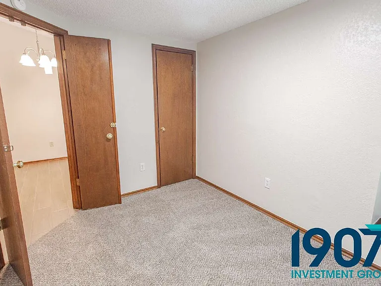 2102 Briarcliff Dr — Photo 8