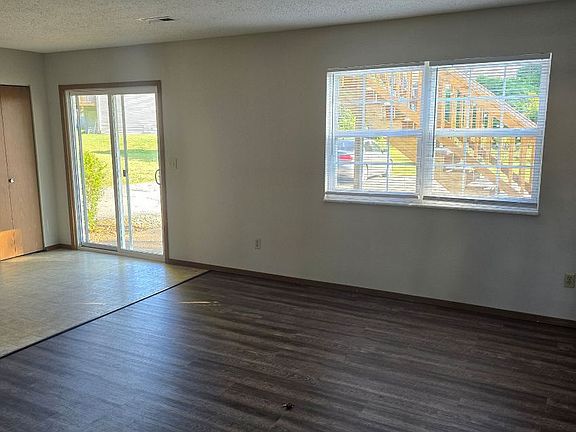 3rd image of 2 Quail Hollow Ct APT A