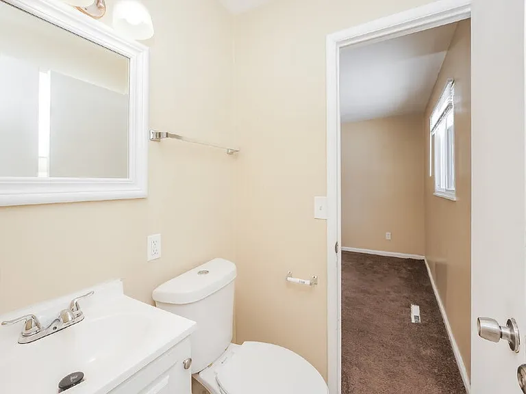 25240 Sandhurst Rd — Photo 8