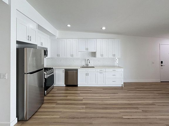 3rd image of 3630 Midvale Ave #11