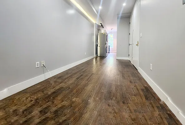 Rented by RELEASE NY | media 3