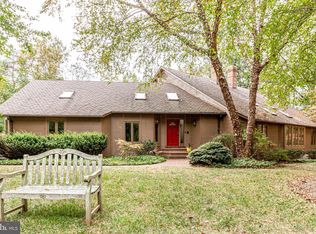 10505 Hunters Valley Rd, Vienna, VA 22181