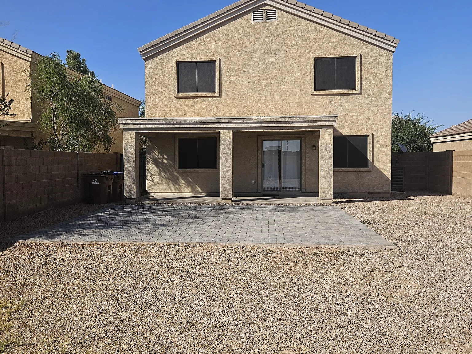 4 bed, 2.5 bath, 1934 sqft, $1,800 — Photo 2