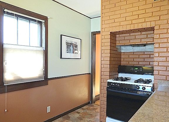 5th image of 2718 Newton Ave N