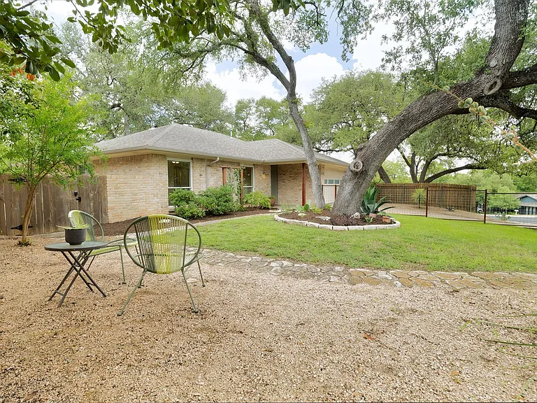1406 Radam Cir — Photo 38