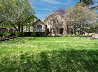 1020 Stony Pointe Blvd, Rochester, MI 48307