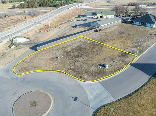 825 N Speyside Cir, Andover, KS 67002