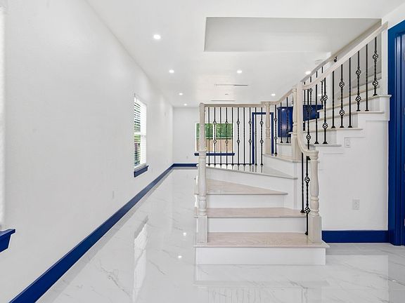 3rd image of 7831 Sandy St