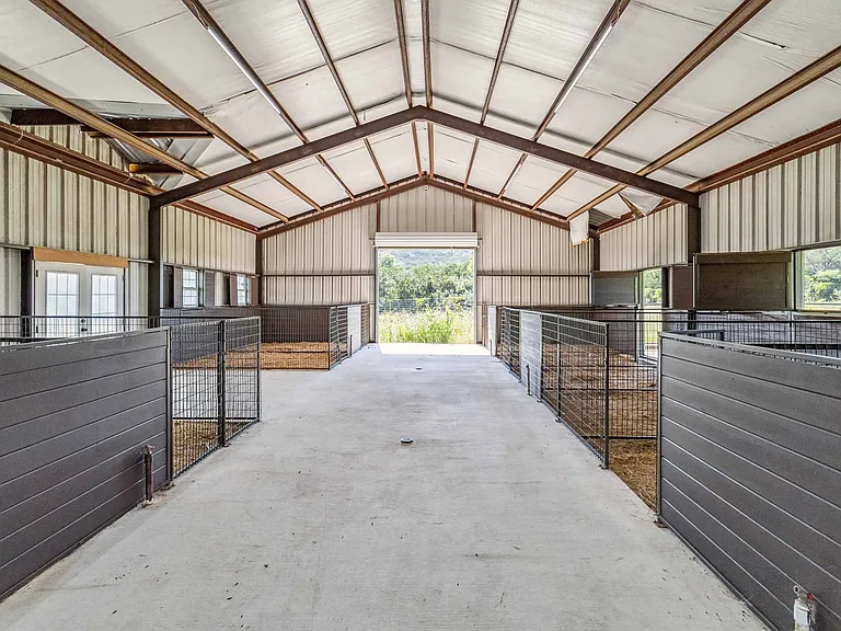 27481 Smithson Valley Rd — Photo 23