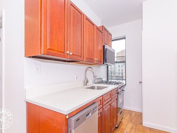 5th image of 879 De Kalb Ave #4L