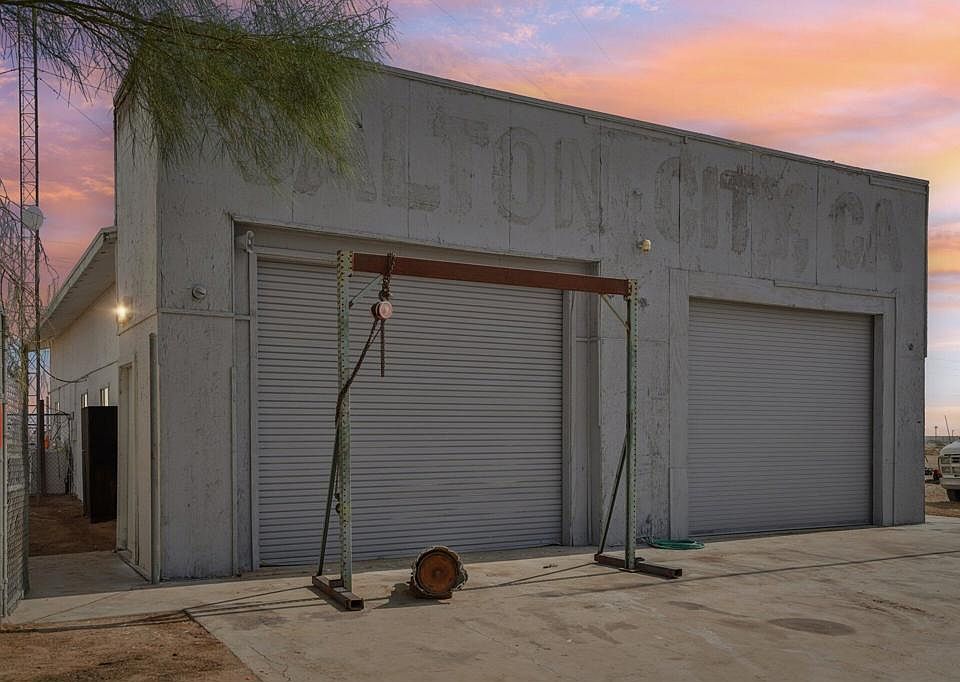 1st image of 2154 Riviera Cir