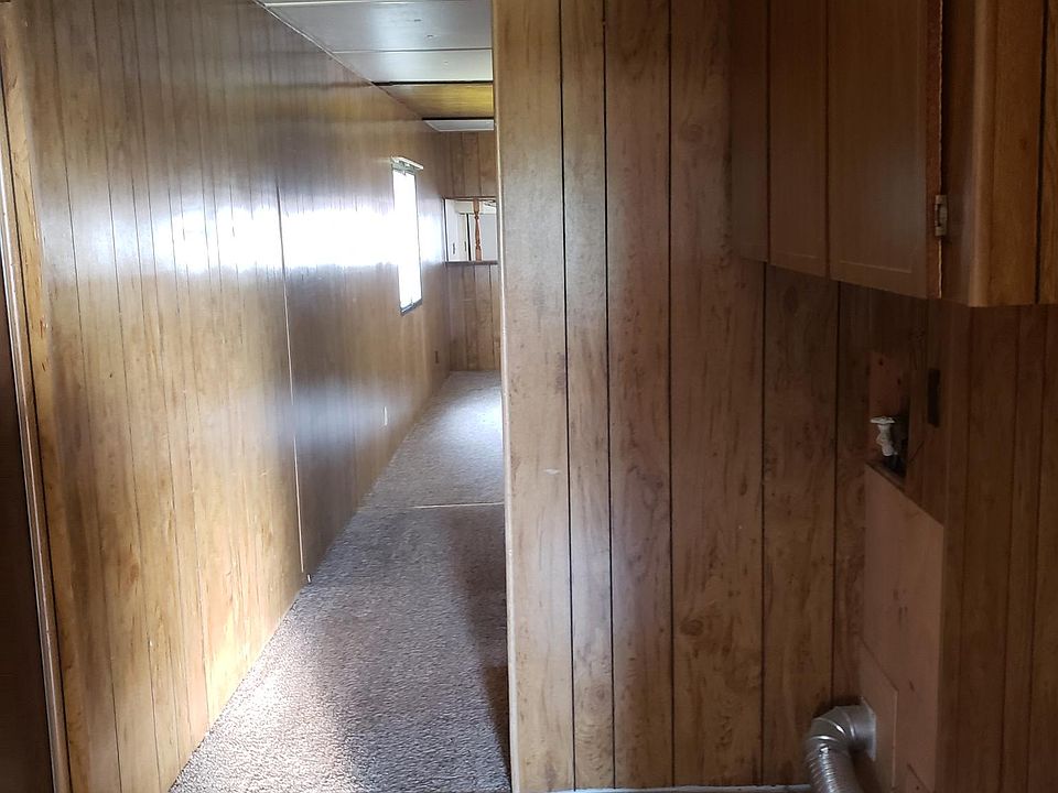1st image of 2483 Laura Dr