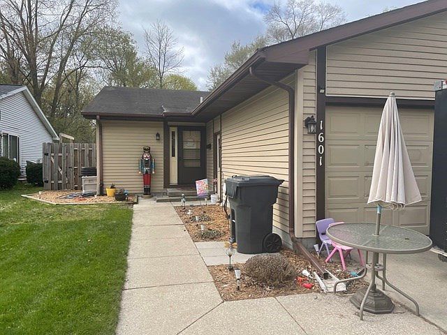 2nd image of 1601 Bookness St #1603