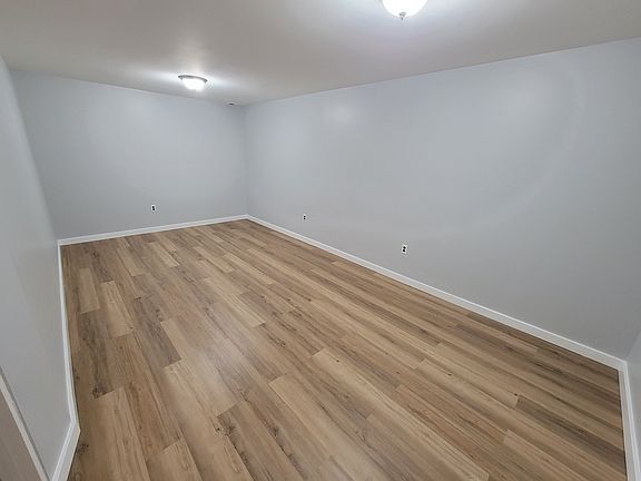 5th image of 43 Hetton Ct