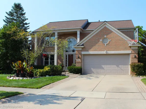 45277 Seabrook Dr, Canton, MI 48188