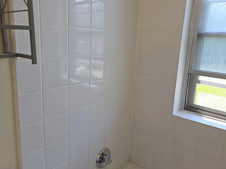 44 Virginia Ave — Photo 32