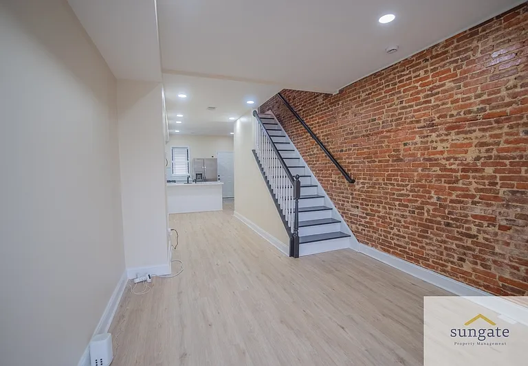 3205 Esther Pl — Photo 4