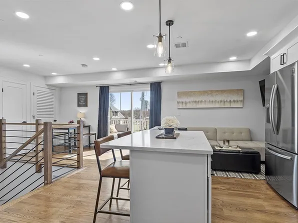 19 Armory St #4, Wakefield, MA 01880