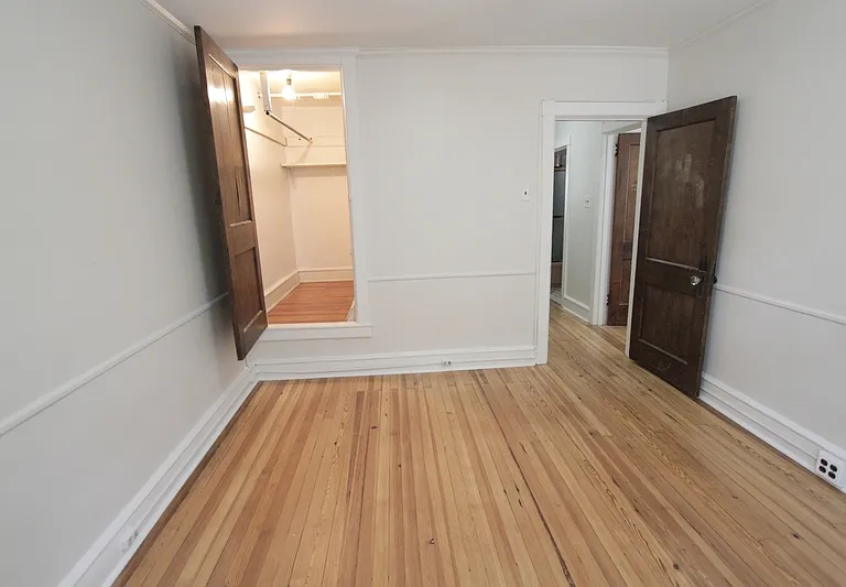 804 W 21st St — Photo 11
