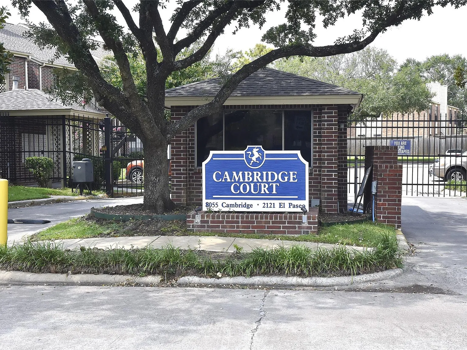 2 bed, 1.0 bath, 804 sqft, $1,250 — Photo 2