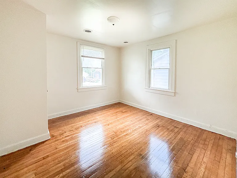 130 Leavenworth St — Photo 9