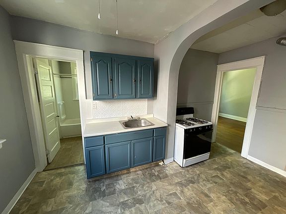 3rd image of 151 Hampshire St #1