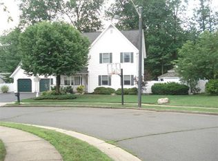 4 Melissa Ct, Edison, NJ