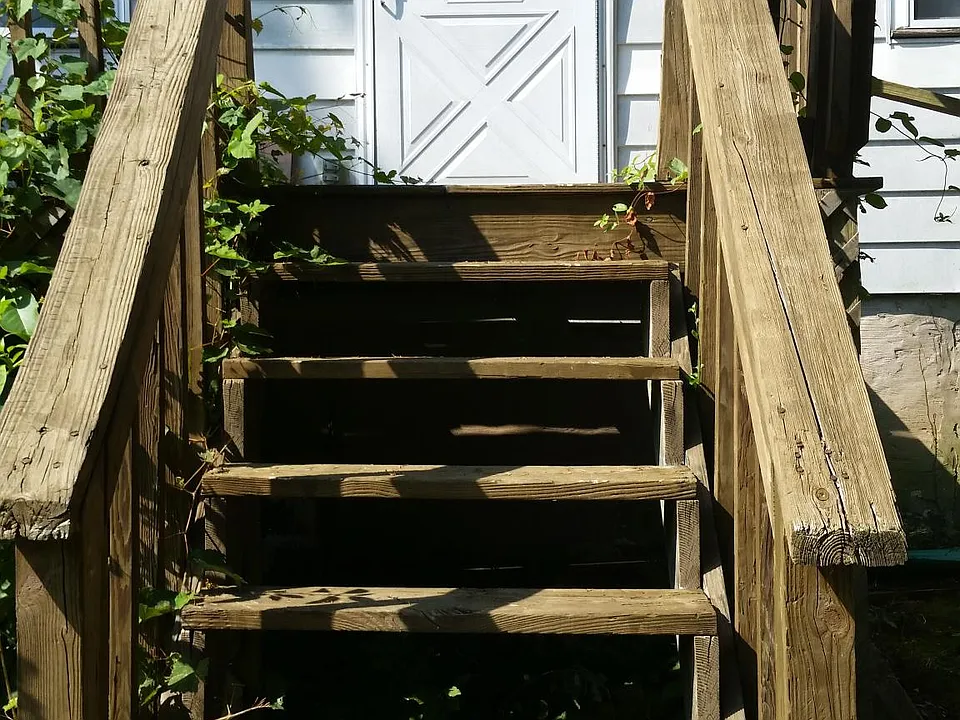 1342 Lake Ave