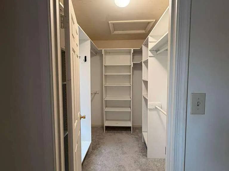 5976 Norham Dr — Photo 20