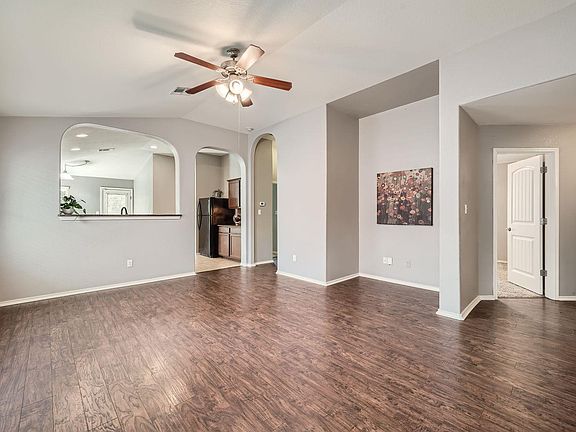 4th image of 11017 Short Springs Dr