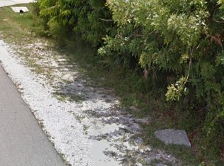 5362 Warren St, Naples, FL 34113