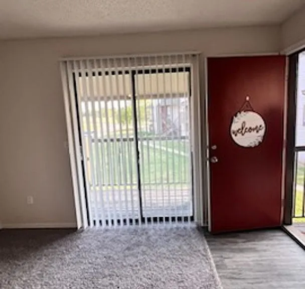 Hickory Grove Apartments — Photo 3
