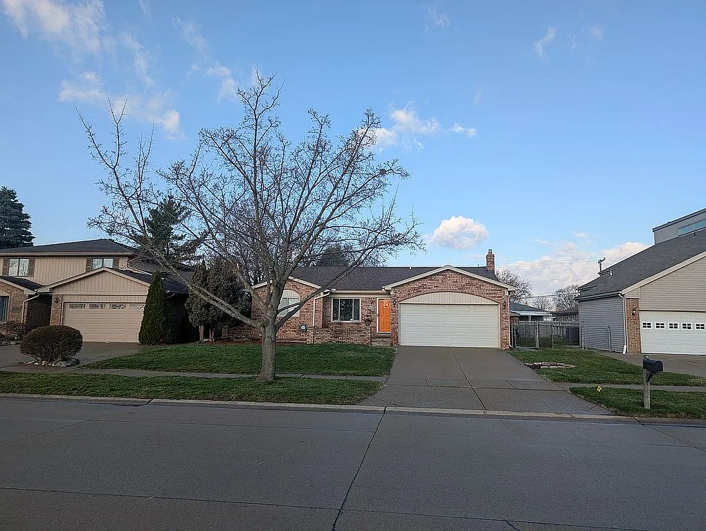 36765 Melbourne Dr photo 1