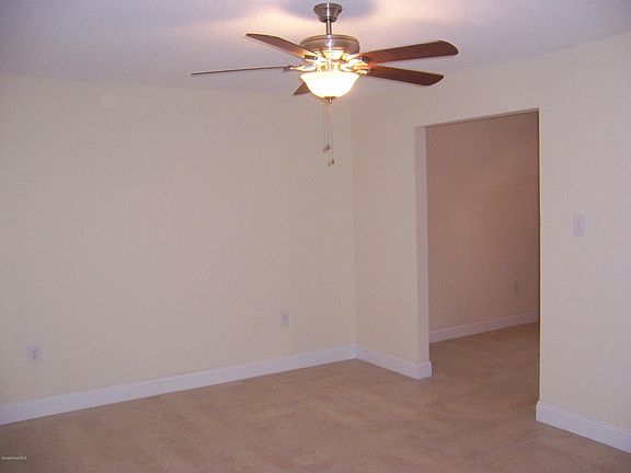 3rd image of 304 Buchanan Ave APT 2