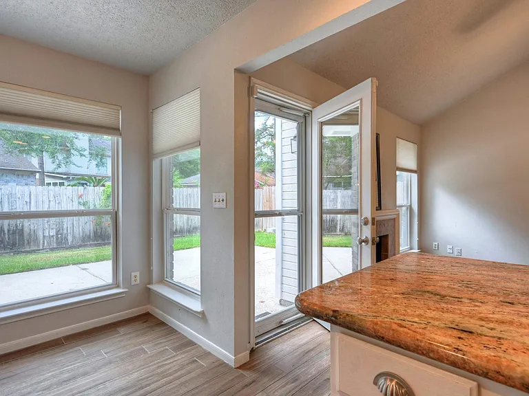 15 White Bark Pl — Photo 6