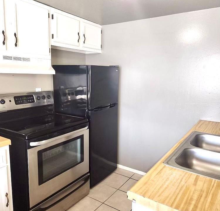 1st image of 1422 Harbor Island Dr #61