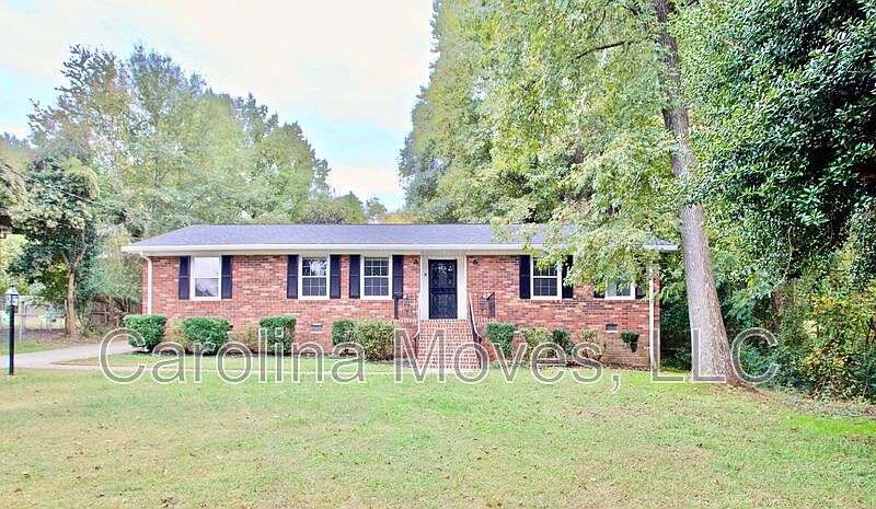 1st image of 10 Northway Dr