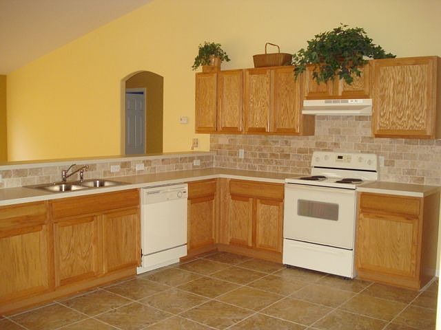 1st image of 8130 N Vince Dr