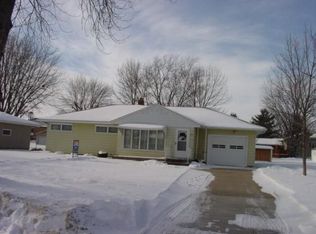 515 Elm St S, Sauk Centre, MN 56378