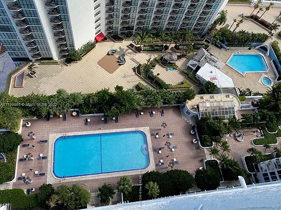 4th image of 1717 N Bayshore Dr #A-3246
