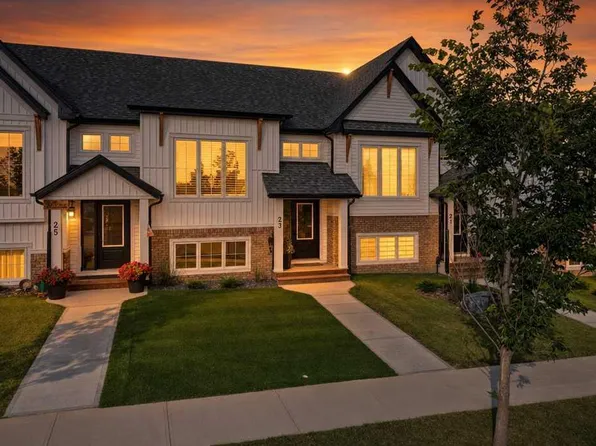 23 Station Dr, Sylvan Lake, AB T4S 0S7