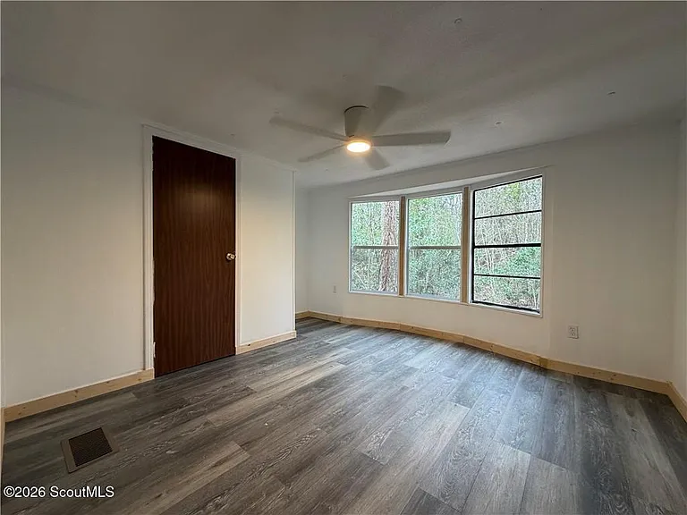 1222 White Dr N #E — Photo 15
